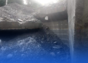 Baru 6 Bulan Dibangun, Jalan Rp49 Miliar di Maluku Hancur! Mahasiswa Geruduk Kejagung